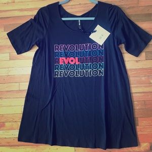Agnes&dora Everyday Graphic tee. Revolution.